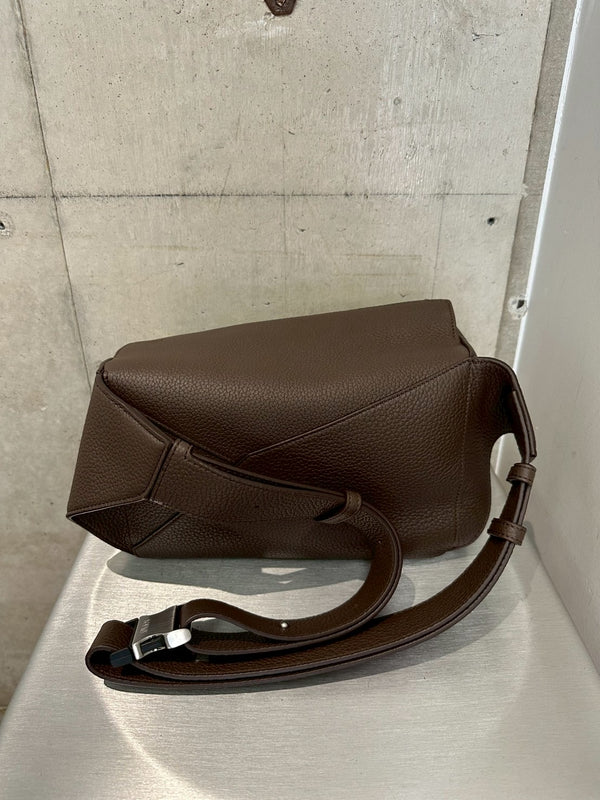 PUZZLE EDGE SMALL BUMBAG BROWN