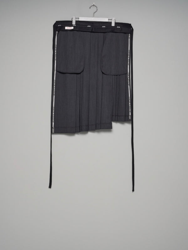 PLEATED APRON BLACK