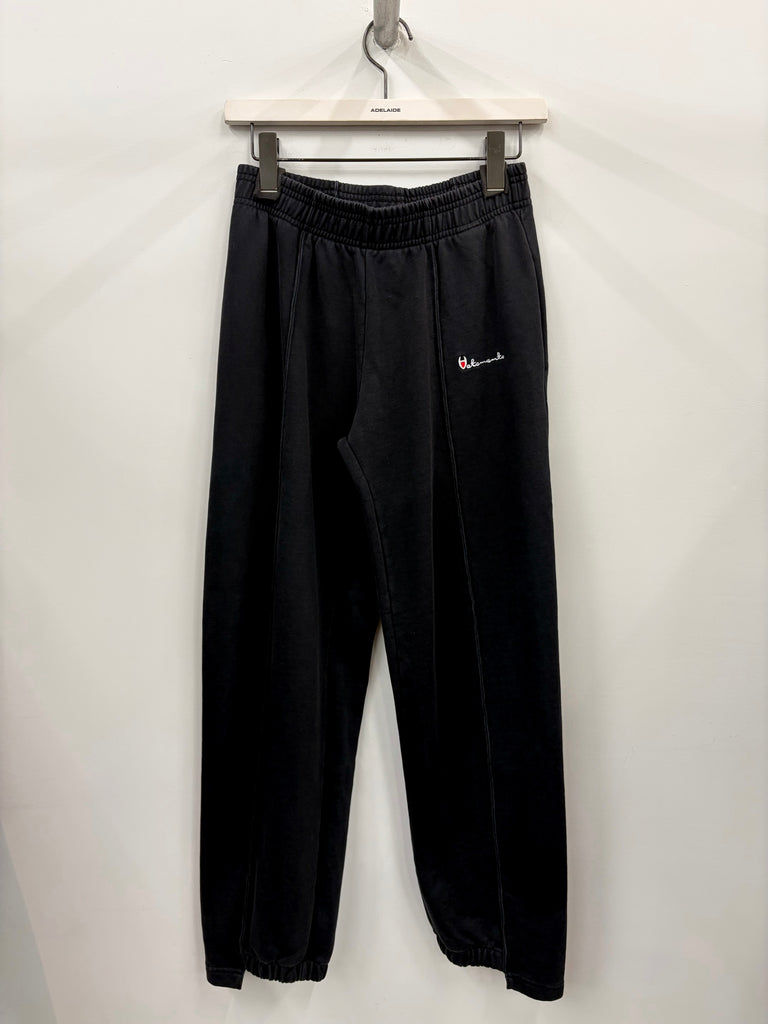 【WH27SP224G】 ATHLETIC LOGO CUT-UP FITTED SWEATPANTS BLACK