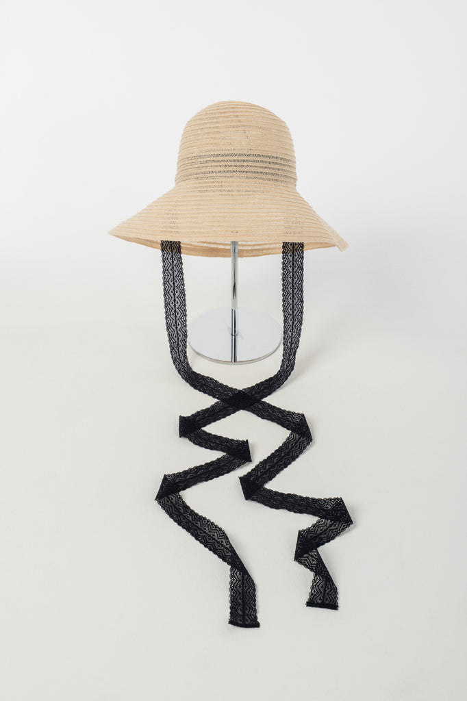 STRAW HAT WITH LACE RIBBON BEIGE
