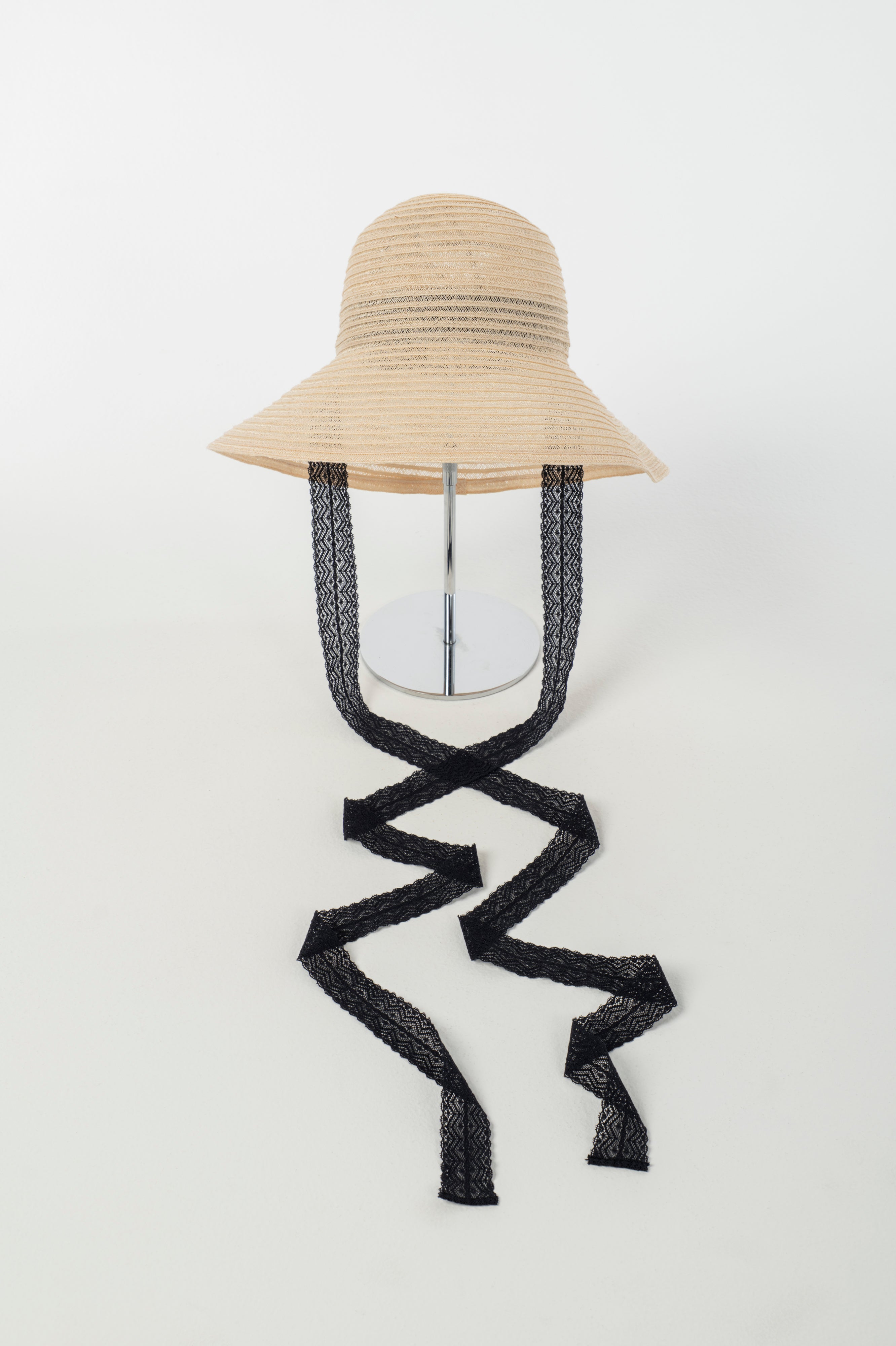 FETICO (フェティコ) | STRAW HAT WITH LACE RIBBON BEIGE – ADDITION