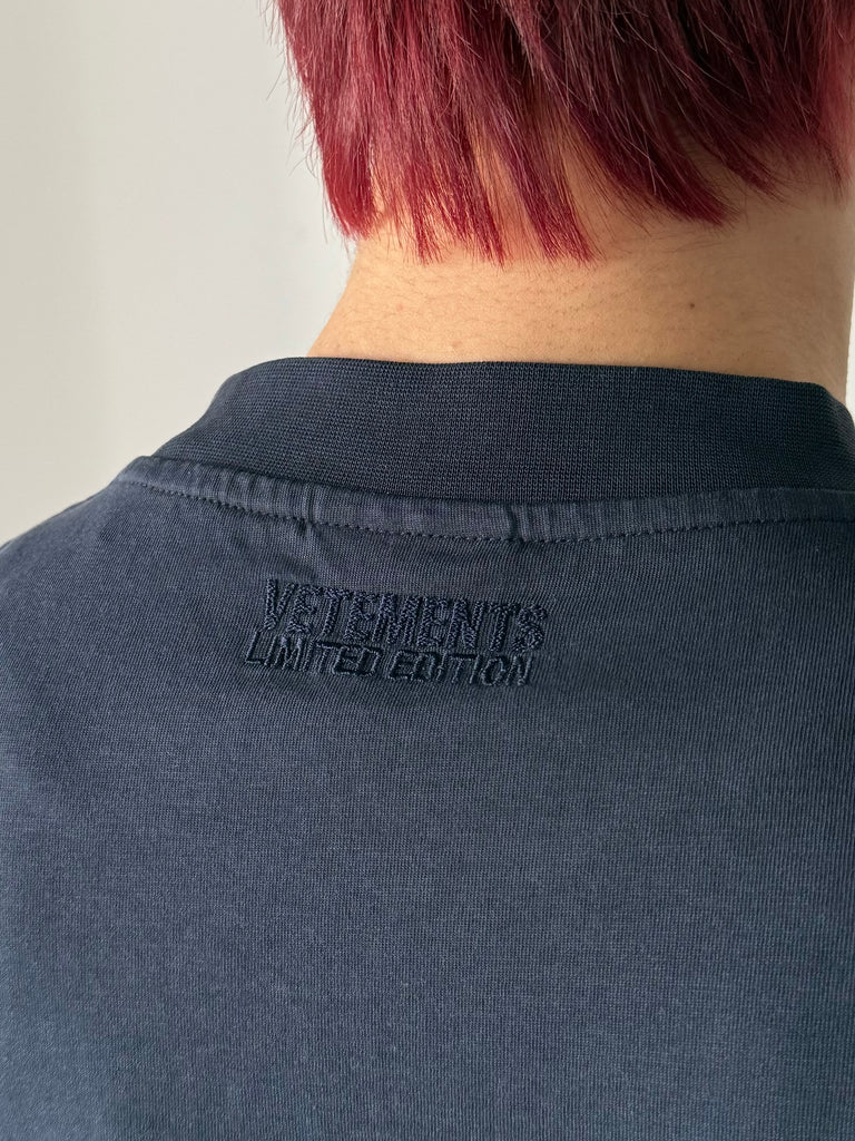 VETEMENTS VTM WORLD CROPPED BOXY T-SHIRT NAVY ヴェトモン