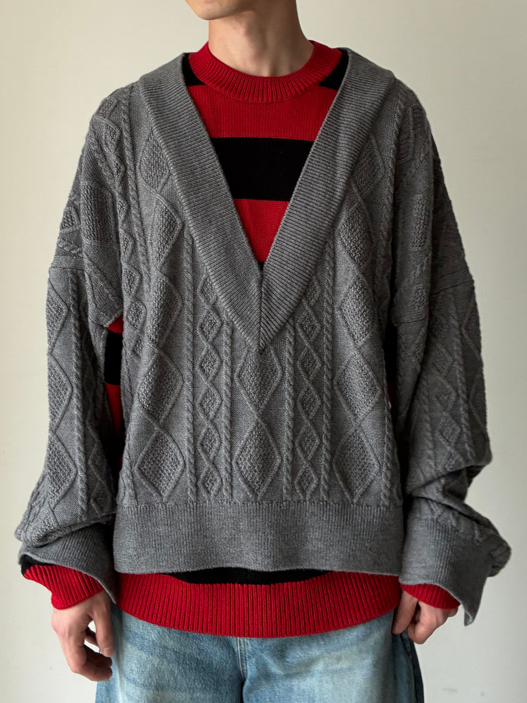 【AW26 KN 003 A】DOUBLE V-NECK SWEATER GREY