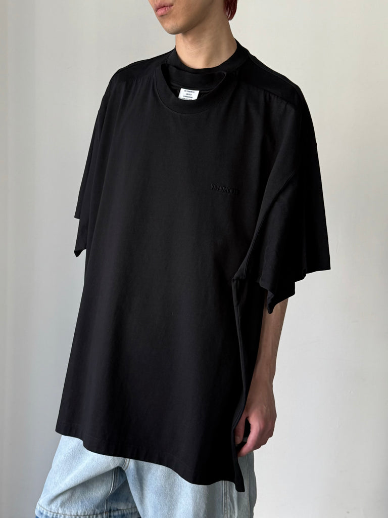 国内発送☆VETEMENTS☆MERGED DOUBLE OVERSIZED T-SHIRT VETEMENTS]MERGED DOUBLE OVERSIZED T-SHIRT/BLACK(UA66TR635