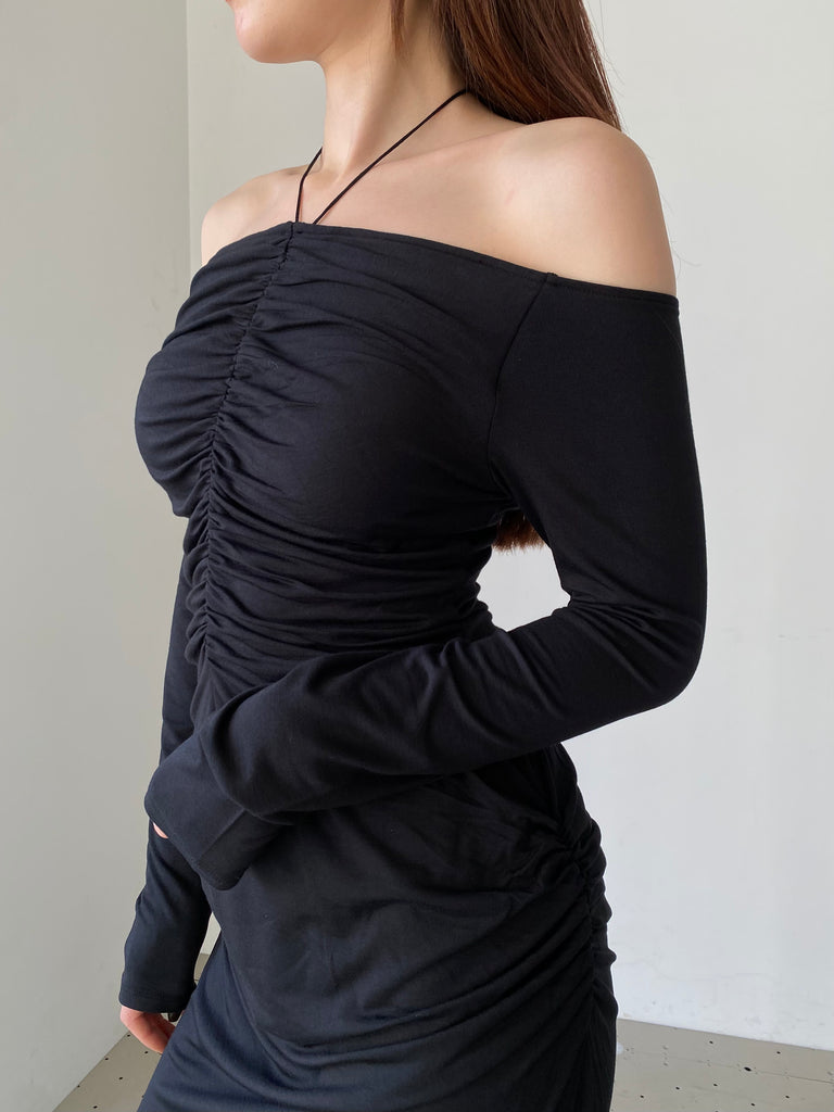 GATHERED OFF-SHOULDER TOP BLACK