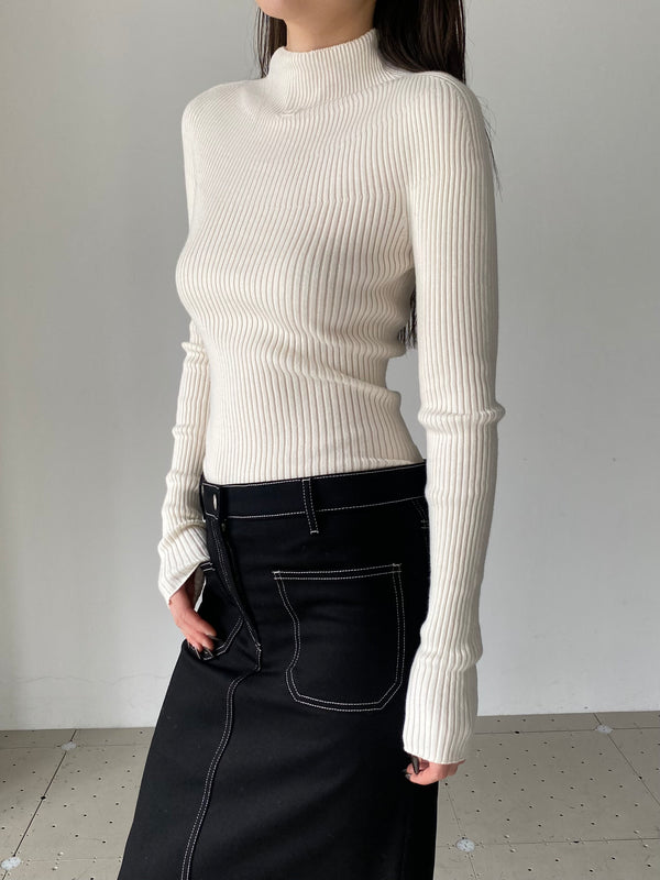 MOCKNECK LIGHT RIB SWEATER WHITE