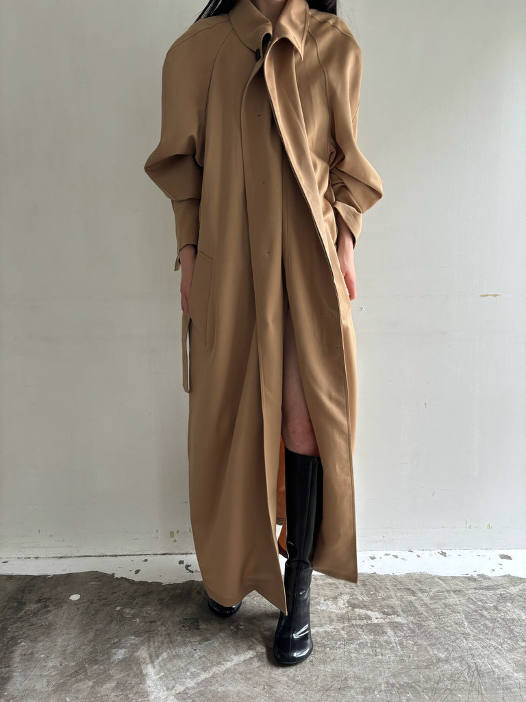 PINCHED TRENCHCOAT BEIGE