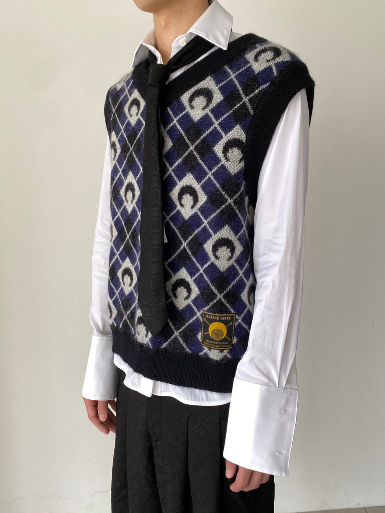 MOON ARGYLE KNIT VEST BLACK