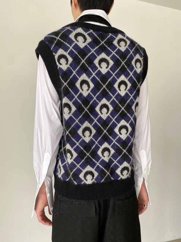 MOON ARGYLE KNIT VEST BLACK