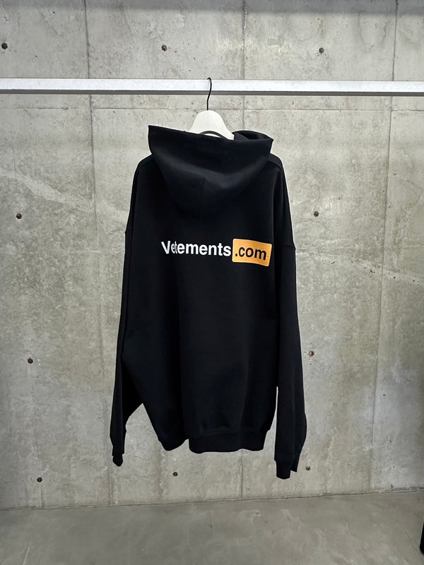 XXX LOGO HOODIE BLACK