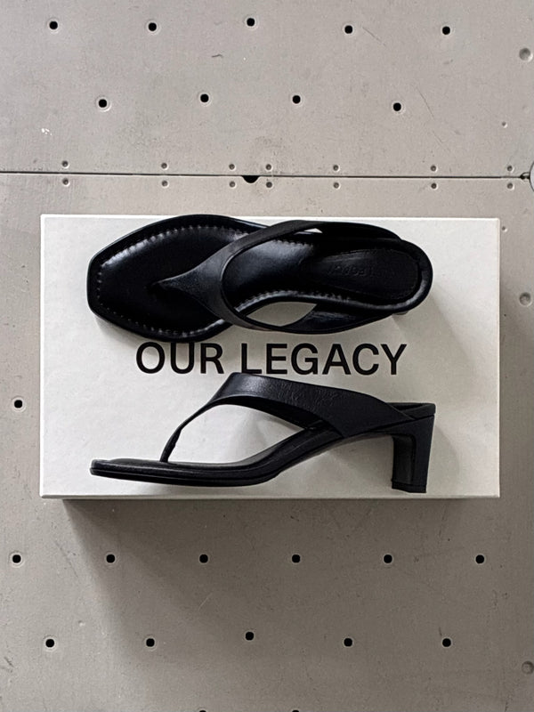 KARASU SANDAL BLACK