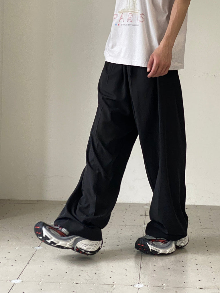 LARGE FIT PANTS BLACK