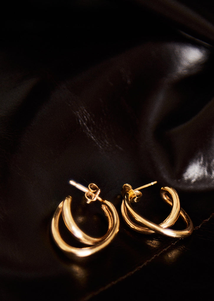 希少Charlotte Chesnais Mini Initial Hoop charlotte_chesnais_bo_mini_ini